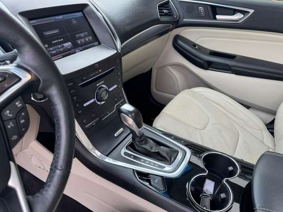 FORD-EDGE-2016