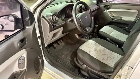FORD-FIESTA-2009