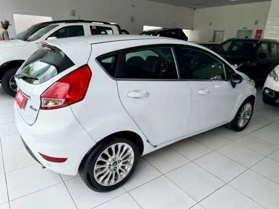 FORD-FIESTA-1.6 TITANIUM HATCH 16V FLEX 4P AUTOMÁTICO FORD-FIESTA-2013