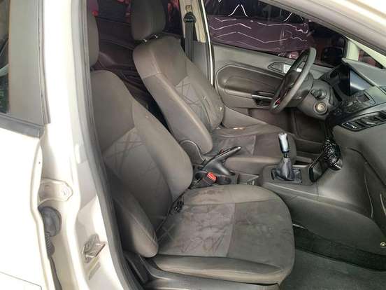 FORD-FIESTA-2014