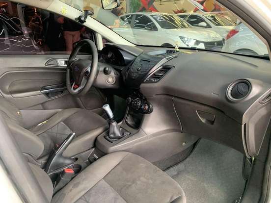 FORD-FIESTA-2014