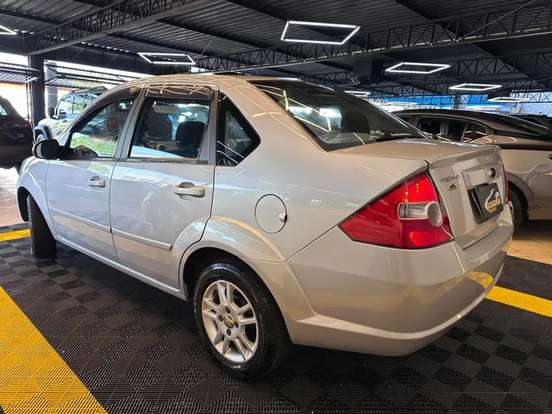 FORD-FIESTA-1.6 MPI SEDAN 8V FLEX 4P MANUAL FORD-FIESTA-2009