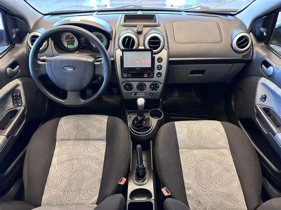 FORD-FIESTA-1.6 MPI SEDAN 8V FLEX 4P MANUAL FORD-FIESTA-2009