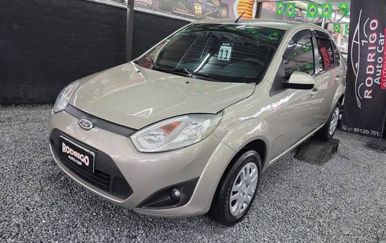 FORD FIESTA 1.6 ROCAM SEDAN 8V FLEX 4P MANUAL