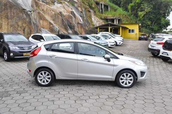 FORD-FIESTA-2012