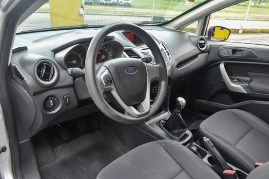 FORD-FIESTA-2012