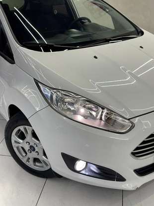 FORD-FIESTA-2014