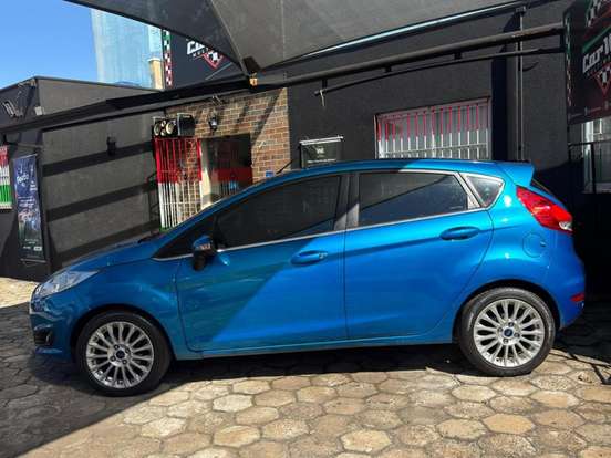 FORD-FIESTA-1.6 TITANIUM PLUS HATCH 16V FLEX 4P POWERSHIFT FORD-FIESTA-2016