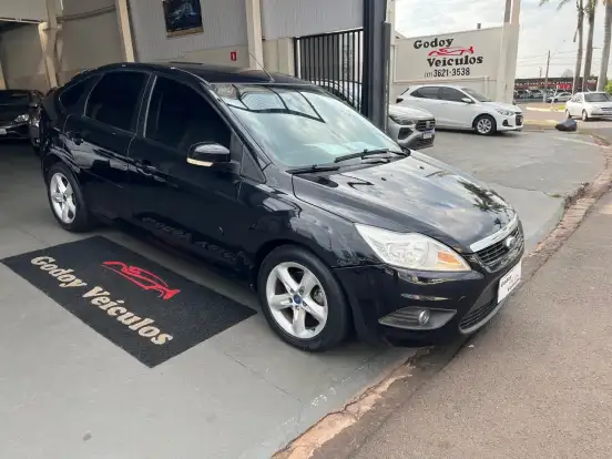 FORD-FOCUS-2012
