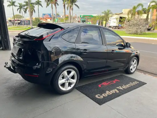 FORD-FOCUS-2012