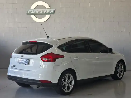 FORD-FOCUS-2015
