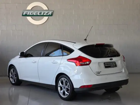 FORD-FOCUS-2015