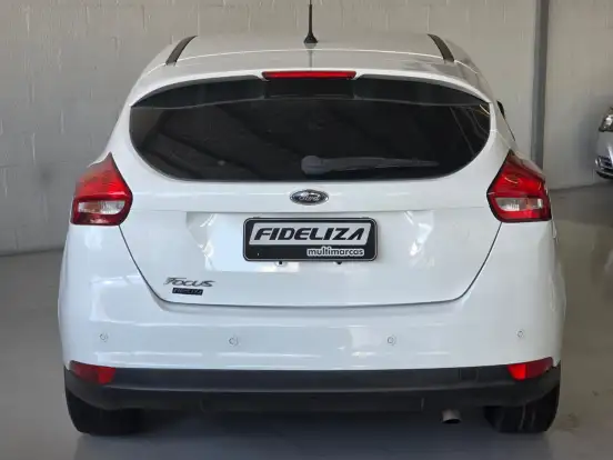 FORD-FOCUS-2015