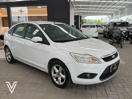 FORD-FOCUS-2012