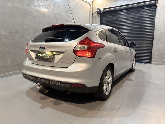 FORD-FOCUS-1.6 SE 16V FLEX 4P POWERSHIFT FORD-FOCUS-2014
