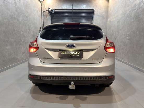 FORD-FOCUS-1.6 SE 16V FLEX 4P POWERSHIFT FORD-FOCUS-2014