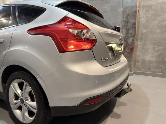 FORD-FOCUS-1.6 SE 16V FLEX 4P POWERSHIFT FORD-FOCUS-2014