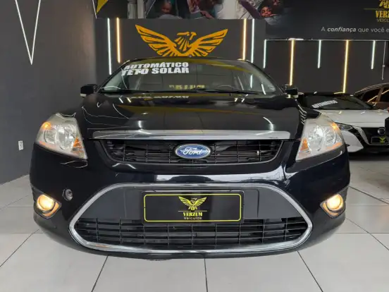FORD-FOCUS-2010