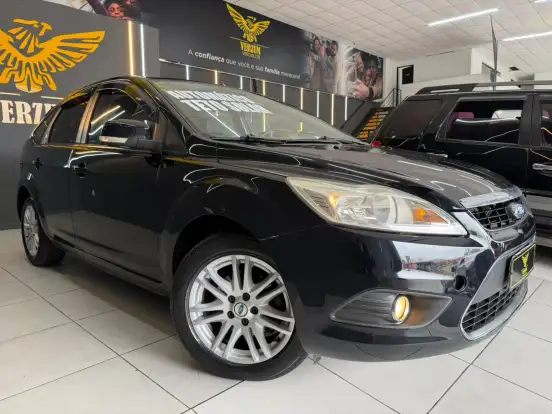 FORD-FOCUS-2010