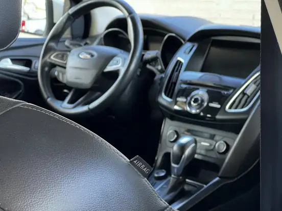 FORD-FOCUS-2015