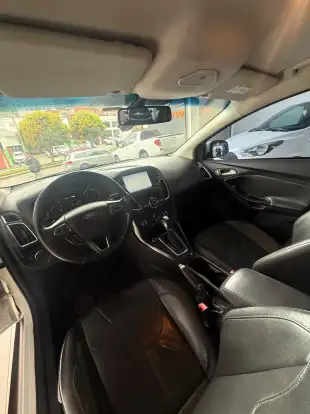FORD-FOCUS-2015