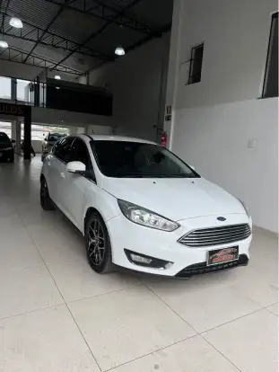 FORD-FOCUS-2015