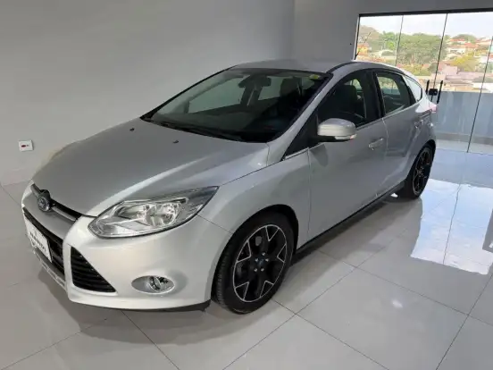 FORD-FOCUS-2014