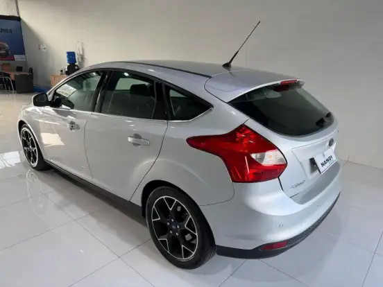 FORD-FOCUS-2014