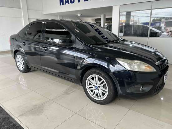 FORD-FOCUS-2012