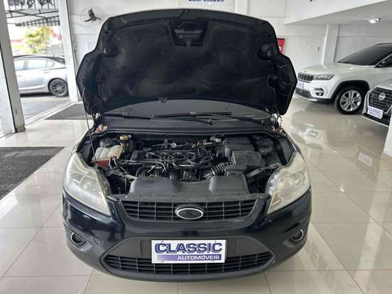 FORD-FOCUS-2012