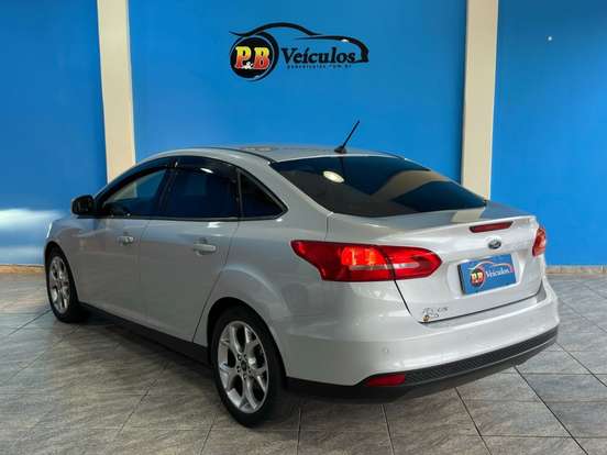 FORD-FOCUS-2018