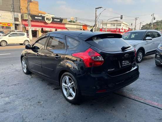 FORD-FOCUS-2014