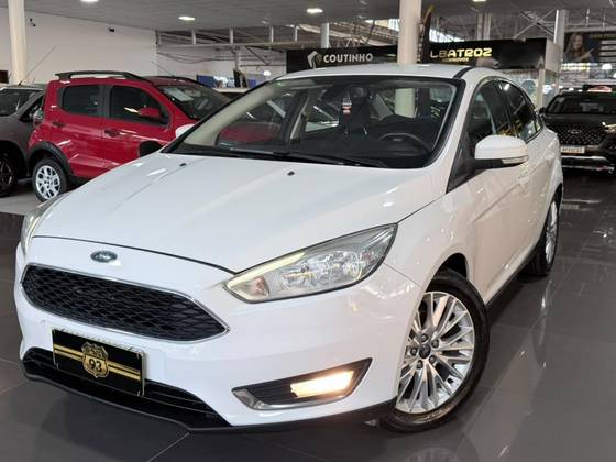 FORD FOCUS 2.0 SE FASTBACK 16V FLEX 4P POWERSHIFT