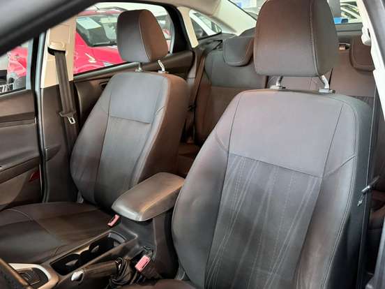 FORD-FOCUS-2.0 SE FASTBACK 16V FLEX 4P POWERSHIFT FORD-FOCUS-2016