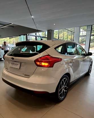 FORD-FOCUS-2015