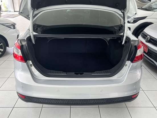 FORD-FOCUS-2.0 TITANIUM SEDAN 16V FLEX 4P POWERSHIFT FORD-FOCUS-2014