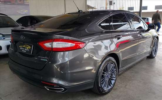 FORD-FUSION-2015
