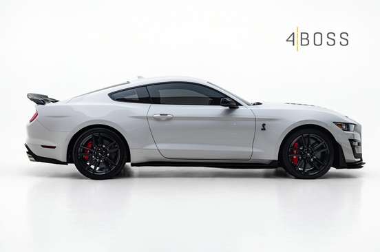 FORD-MUSTANG-2021