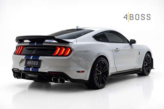 FORD-MUSTANG-2021