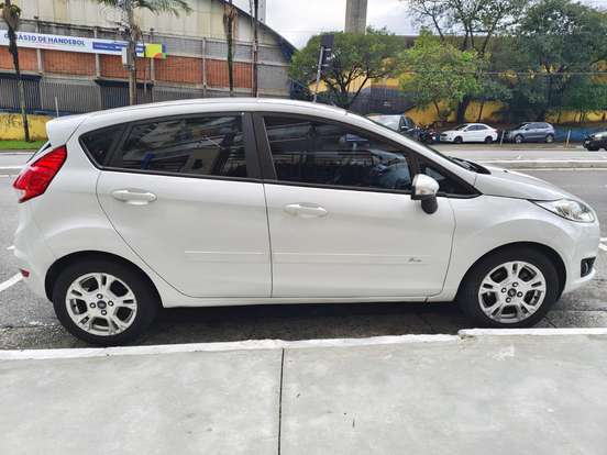 FORD-FIESTA-2013