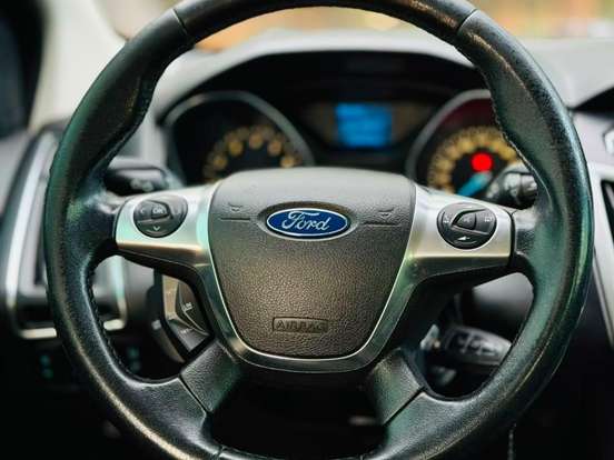 FORD-FOCUS-2.0 SE 16V FLEX 4P POWERSHIFT FORD-FOCUS-2014