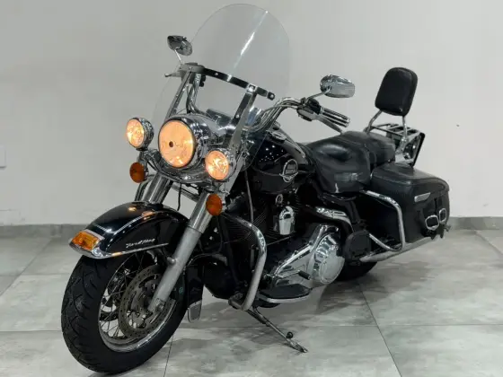HARLEY-DAVIDSON ROAD KING CLASSIC 