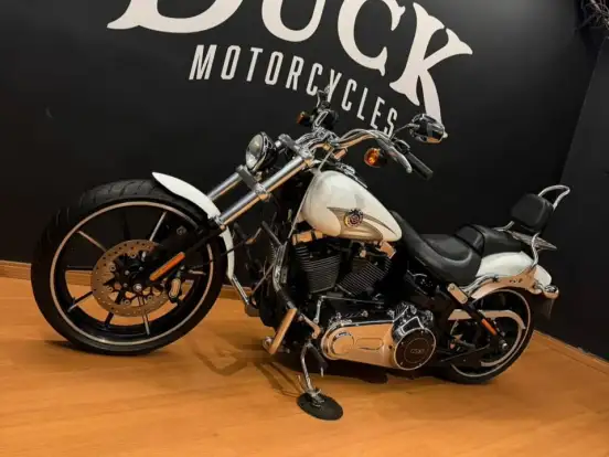 HARLEY-DAVIDSON-SOFTAIL BREAKOUT-2016