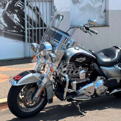 HARLEY-DAVIDSON-ROAD KING CLASSIC-2015
