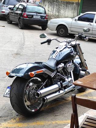 HARLEY-DAVIDSON SOFTAIL FAT BOY 114 