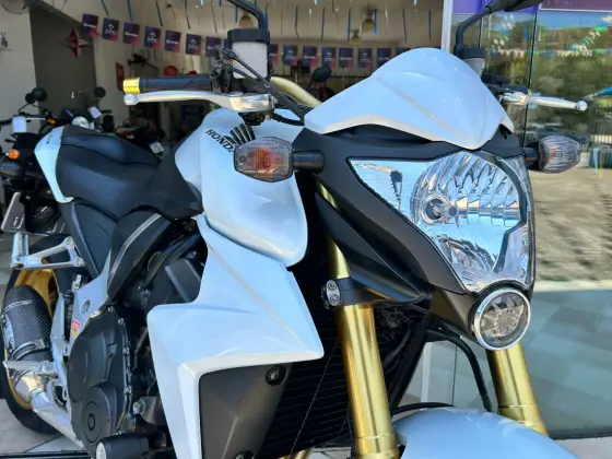HONDA CB 1000R 