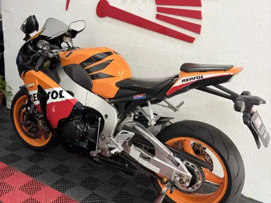 HONDA-CBR 1000RR HONDA-CBR 1000RR-2011