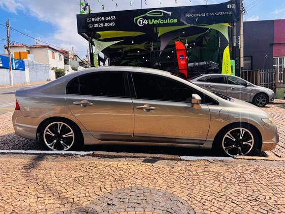 HONDA CIVIC 1.8 LXS 16V GASOLINA 4P AUTOMÁTICO