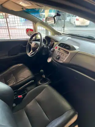 HONDA-FIT-2010