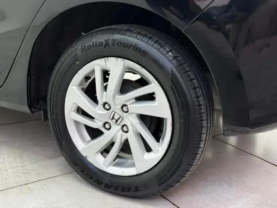 HONDA-FIT-2015